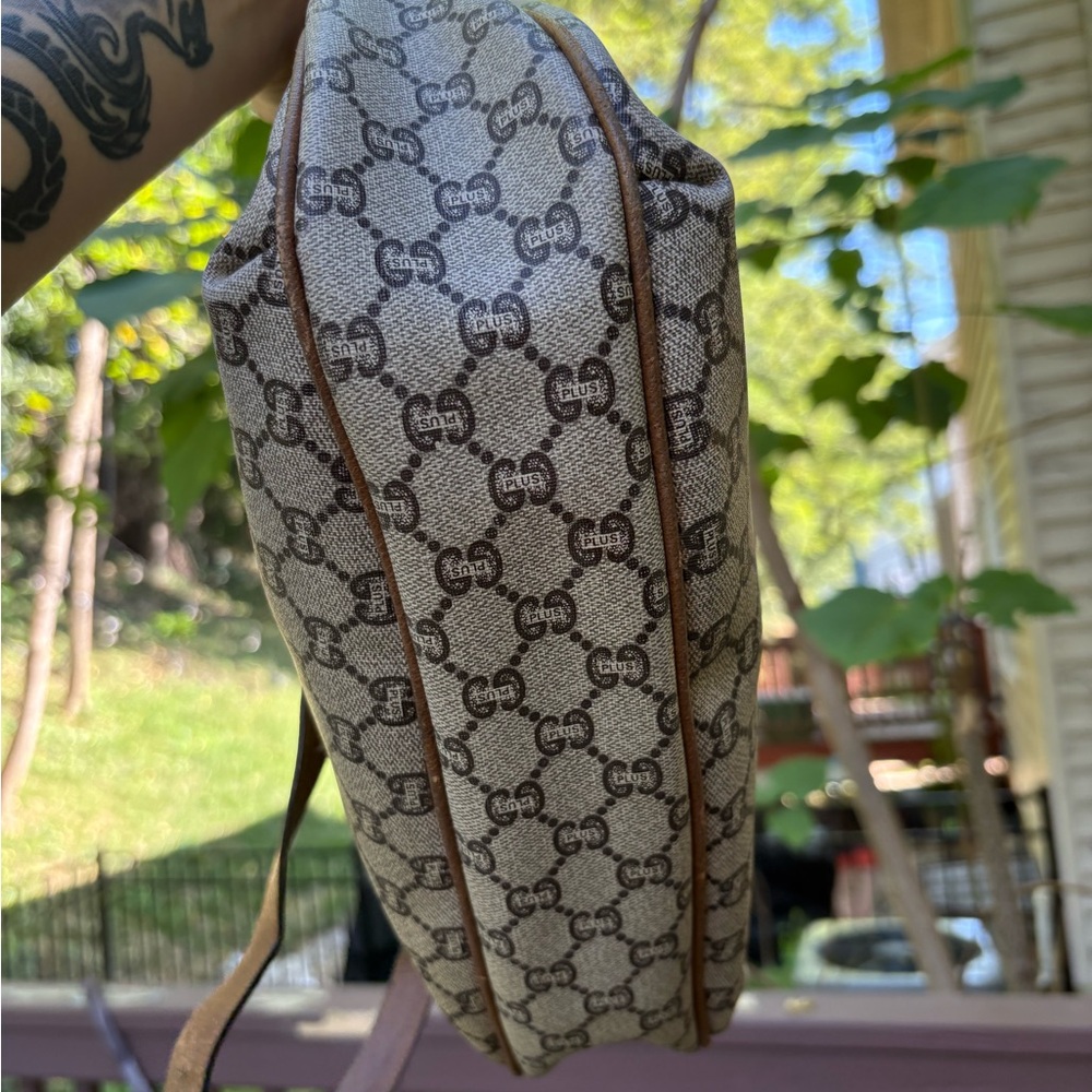 Gucci Beige and Brown Shoulder Bag - Picture 3 of 15
